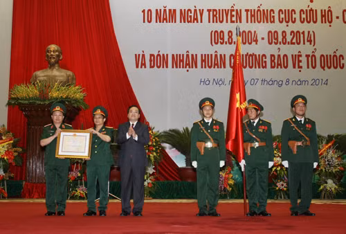 Trao tặng Huân chương Bảo vệ Tổ quốc hạng Nhì cho Cục Cứu hộ-Cứu nạn ảnh 1