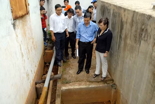 TP.HCM: Kiểm tra nguồn nước tại ổ dịch tiêu chảy ảnh 1