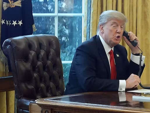 Lý do khiến Tổng thống Trump gọi cho Cố vấn An ninh lúc 3 giờ sáng ảnh 1