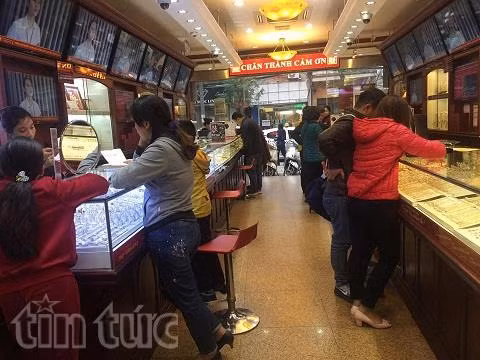 Vàng tăng mạnh do tâm lý mua vàng ngày Thần Tài ảnh 1