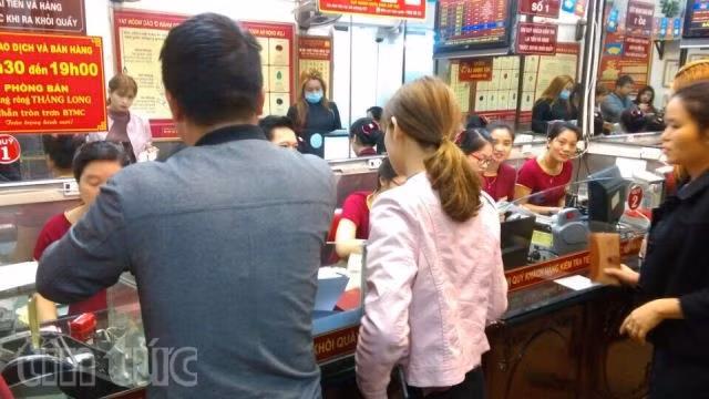 Nhiều 'chiêu' hút khách ngày vía Thần Tài ảnh 4