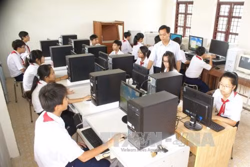 Tăng cường ứng dụng CNTT trong hoạt động dạy - học ảnh 1