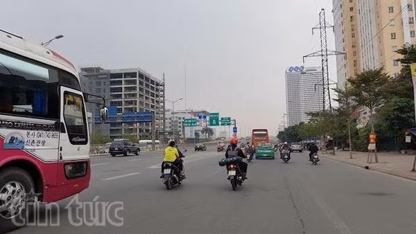 Chiều mùng 5 Tết, cửa ngõ phía Nam ùn ứ, các cửa ngõ vào nội đô 'vắng lạ' ảnh 2