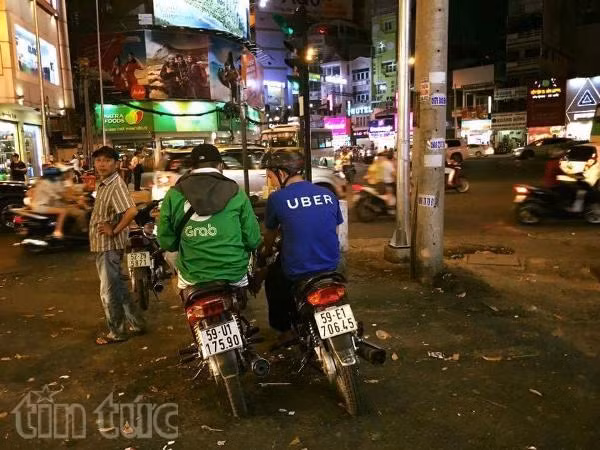 Bùng nổ xe ôm công nghệ, xe ôm truyền thống buộc phải chuyển mình ảnh 1