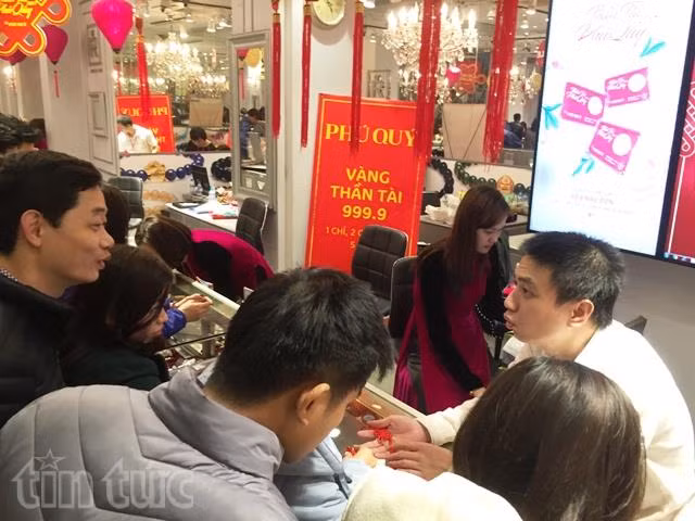 Vàng xuống dưới 37 triệu đồng sau ngày vía Thần Tài ảnh 1
