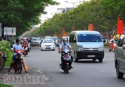 Giao thông TP Hồ Chí Minh ngột ngạt lại ngày đầu tuần sau Tết ảnh 6
