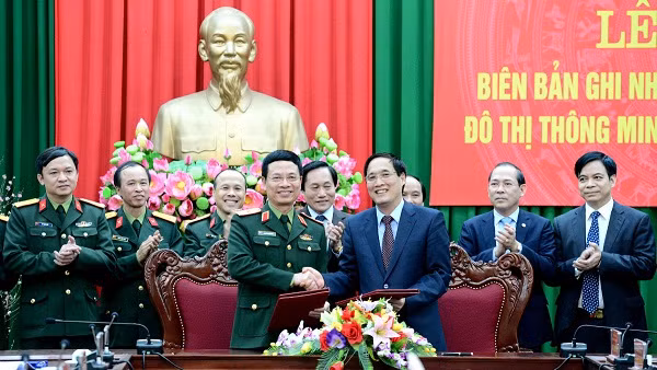 Viettel cam kết xây dựng đô thị thông minh tại Phú Thọ ảnh 1