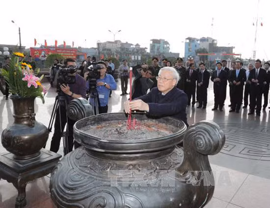 Tổng Bí thư thăm, làm việc tại Nam Định; dâng hương tưởng niệm Tổng Bí thư Trường Chinh ảnh 3