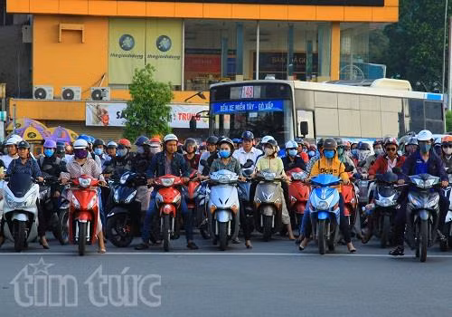 Giao thông TP Hồ Chí Minh ngột ngạt lại ngày đầu tuần sau Tết ảnh 9