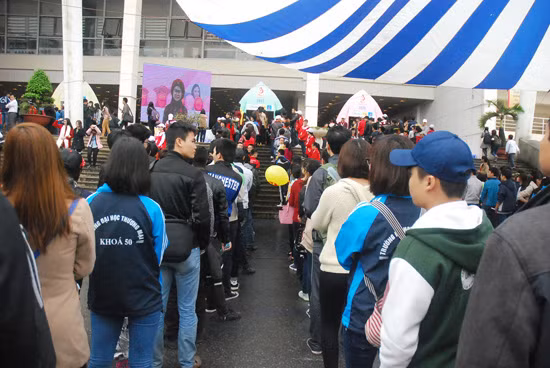 Hàng ngàn trái tim hưởng ứng Lễ hội Xuân Hồng 2015 ảnh 7