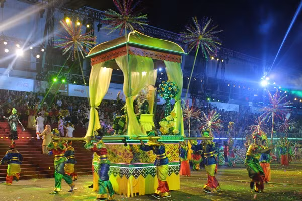 Chingay Parade 2015 - Lễ hội của ánh sáng và sắc màu ảnh 3