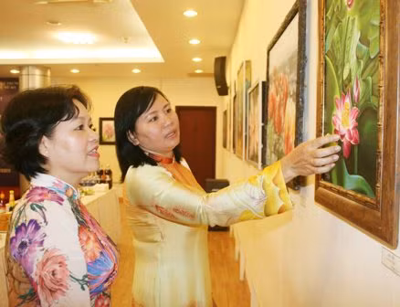 Khai mạc triển lãm tranh 'Về với thiên nhiên' ảnh 1