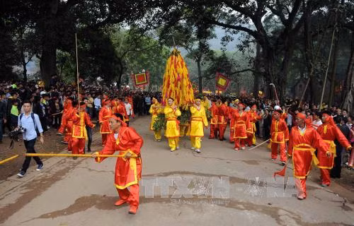 Trục lợi lễ hội ảnh 1