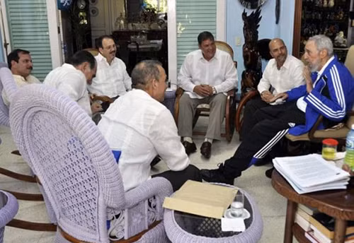 Lãnh tụ Fidel Castro gặp gỡ 5 anh hùng Cuba ảnh 1