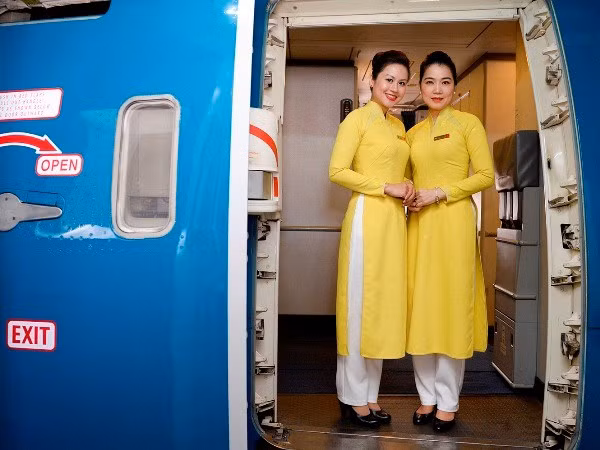 Vietnam Airlines khảo sát về đồng phục mới ảnh 1