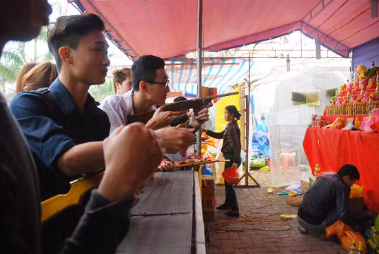 Hội Lim hay… hội chợ? ảnh 13