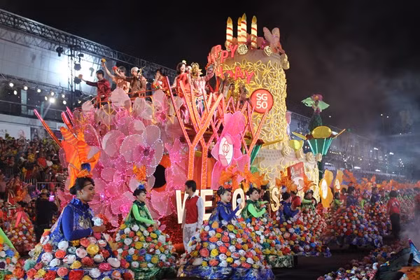 Chingay Parade 2015 - Lễ hội của ánh sáng và sắc màu ảnh 2