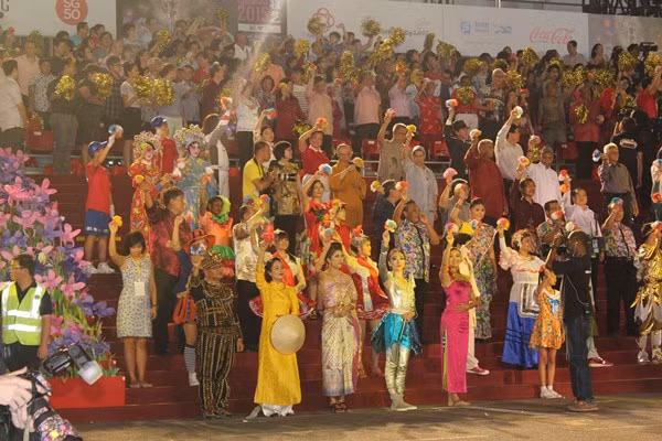 Chingay Parade 2015 - Lễ hội của ánh sáng và sắc màu ảnh 1