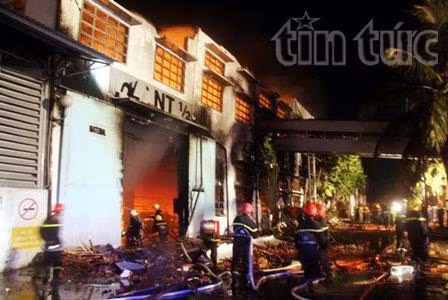 Trắng đêm dập lửa tại Công ty Giày Samho ảnh 4