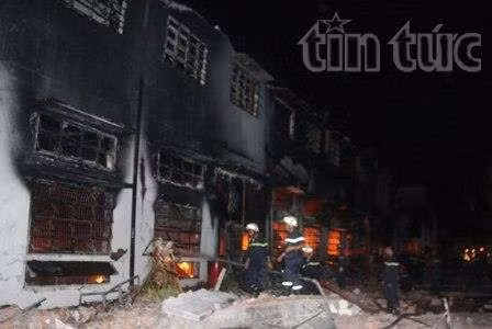 Trắng đêm dập lửa tại Công ty Giày Samho ảnh 3