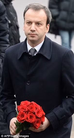 Hàng nghìn người vào viếng ông Nemtsov ảnh 9