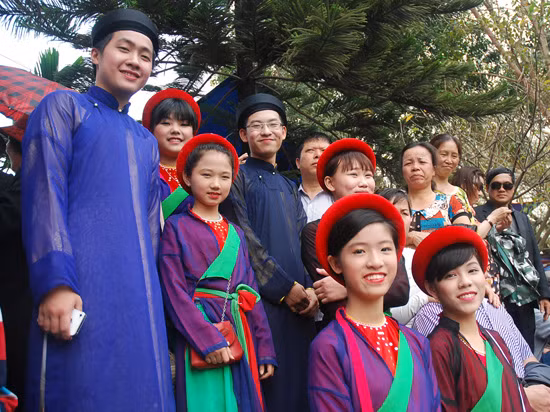 Nô nức về Hội Lim nghe quan họ ảnh 7