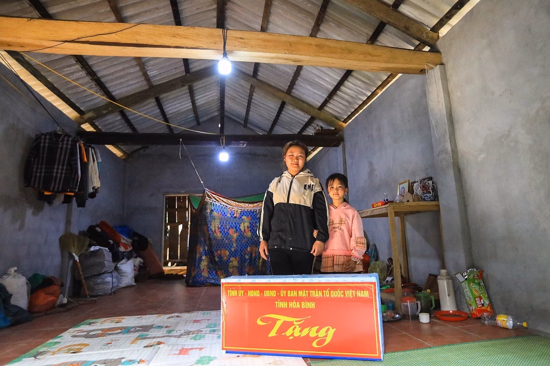 potal-hoa-binh-kiem-tra-tien-do-xoa-nha-tam-nha-dot-nat-va-du-an-khu-nong-nghiep-cong-nghe-cao-7924375.jpg