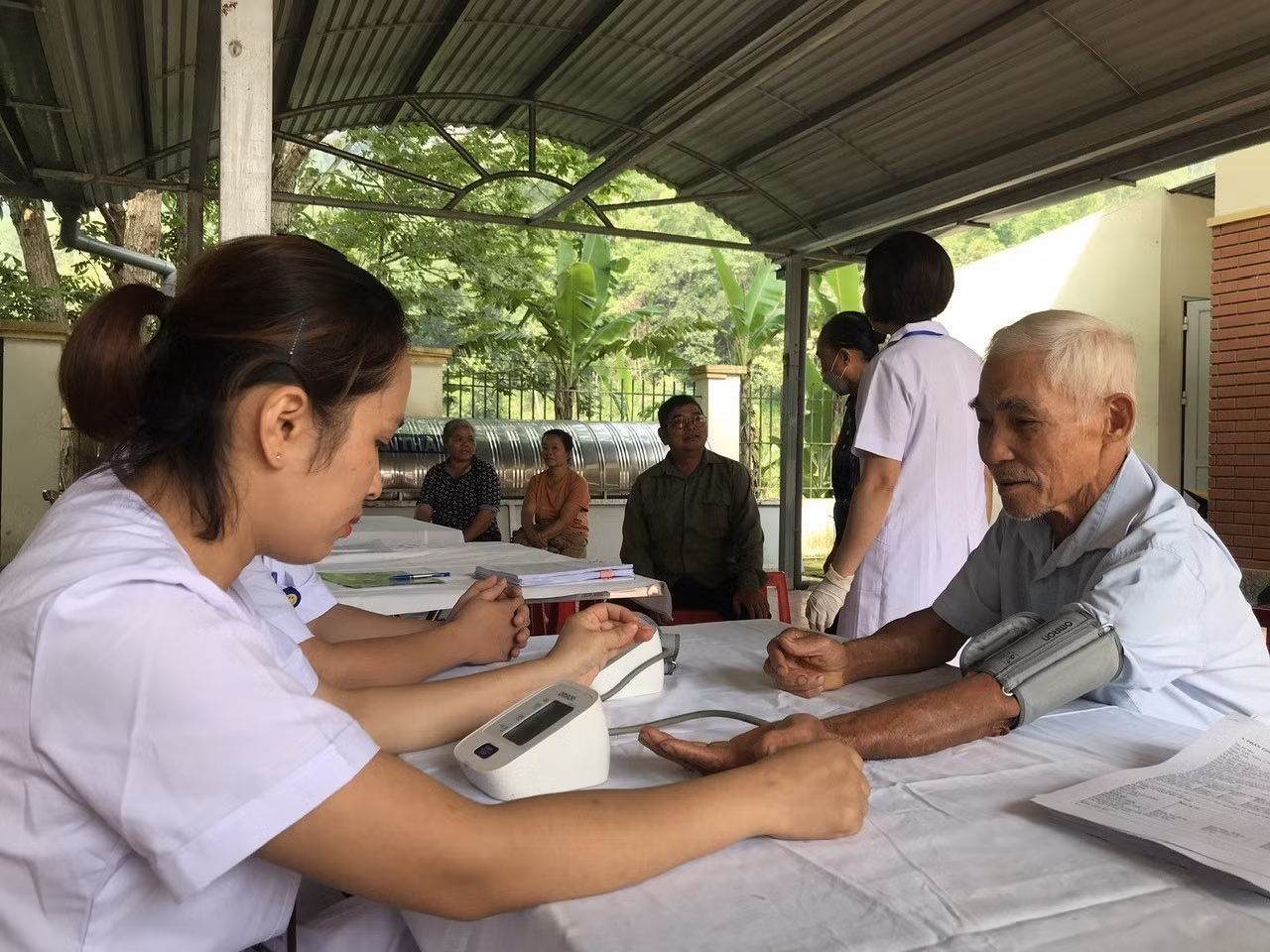 potal-cao-bang-nang-cao-chat-luong-y-te-co-so-gop-phan-cham-soc-suc-khoe-cho-nhan-dan-vung-cao-bien-gioi-7876498.jpg