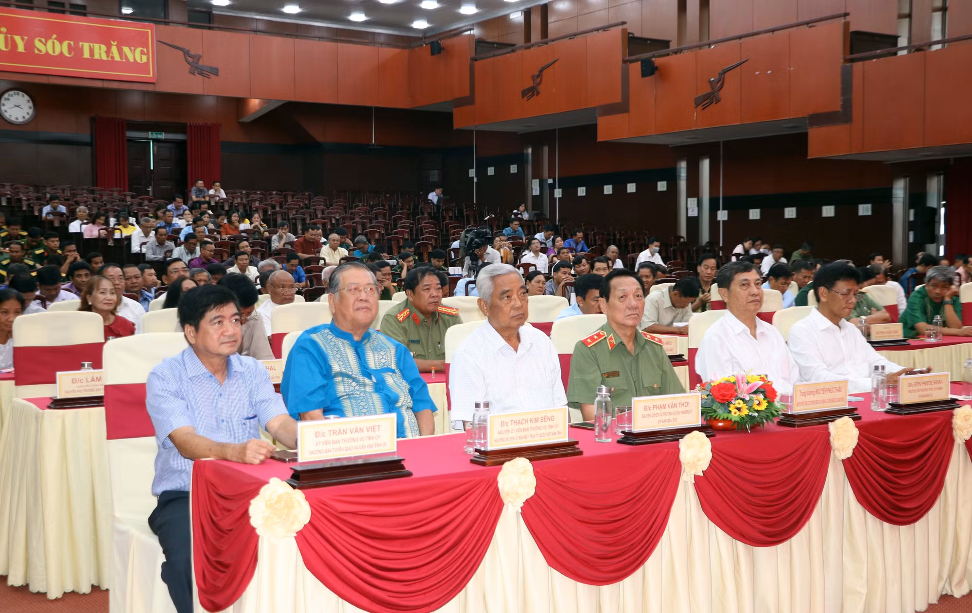 Các đại biểu dự họp mặt. Ảnh: Trung Hiếu - TTXVN