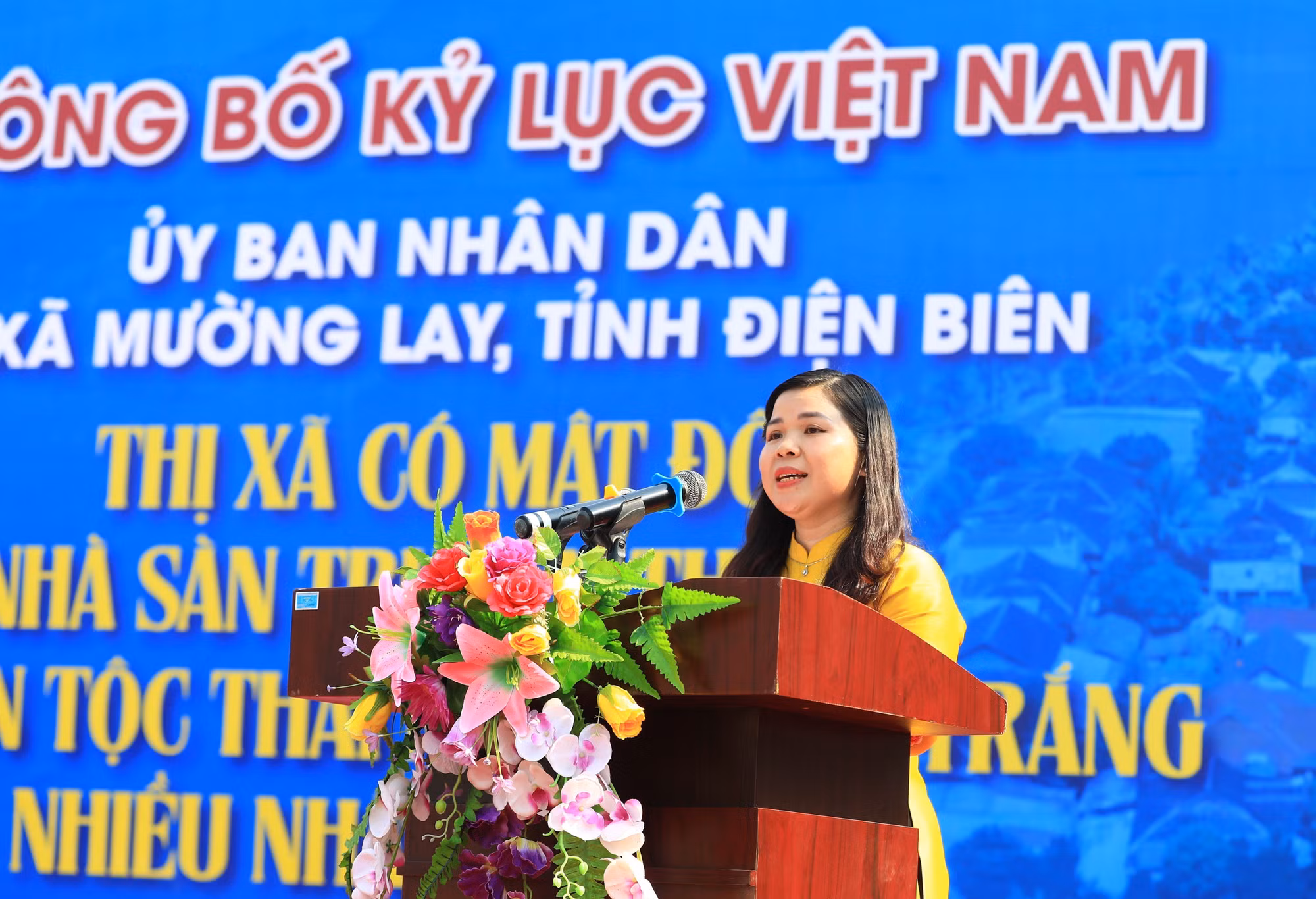 potal-ky-luc-thi-xa-co-mat-do-nha-san-truyen-thong-cua-dan-toc-thai-nganh-thai-trang-nhieu-nhat-viet-nam-8019705.jpg