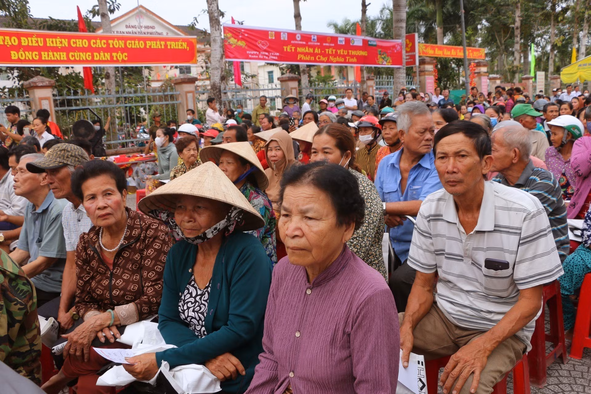 potal-soc-trang-to-chuc-chuong-trinh-tet-nhan-ai-tet-yeu-thuong-mang-xuan-cho-ho-ngheo-7805113.jpg