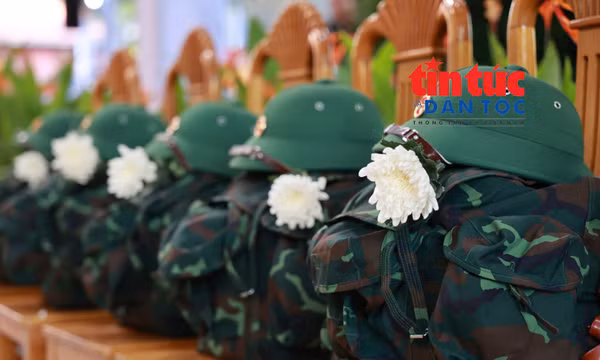 TP Hồ Chí Minh mong người dân cầm hoa trắng tiễn đưa liệt sĩ