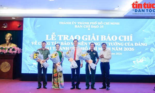 TP Hồ Chí Minh nâng chất tác phẩm bảo vệ nền tảng tư tưởng Đảng