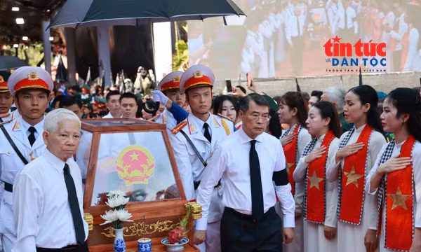 Những khoảnh khắc xúc động trong lễ truy điệu 731 liệt sĩ