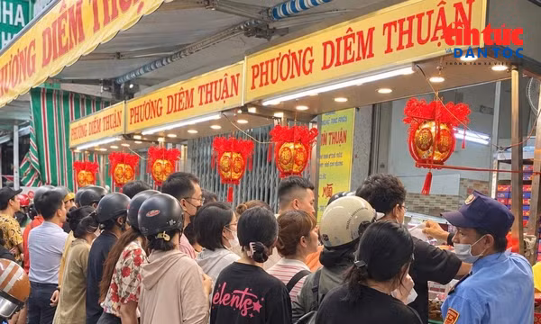 Bánh Trung thu nơi cháy hàng, chỗ khuyến mại vẫn ế