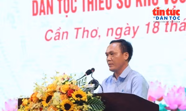 Người có uy tín phải nghe dân nói, nói dân hiểu, làm dân tin