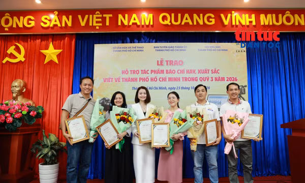 Báo Tin tức và Dân tộc nhận nhiều thư khen tin hay, bài tốt