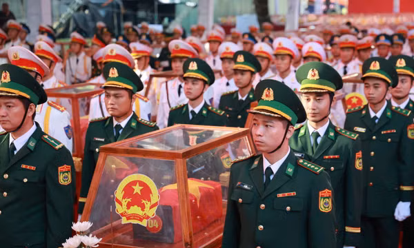Thành kính truy điệu 731 liệt sĩ tại Công viên Lê Thị Riêng