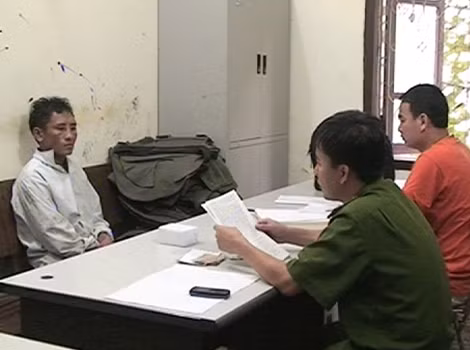 Bắt đối tượng vận chuyển 1 bánh heroin ảnh 1
