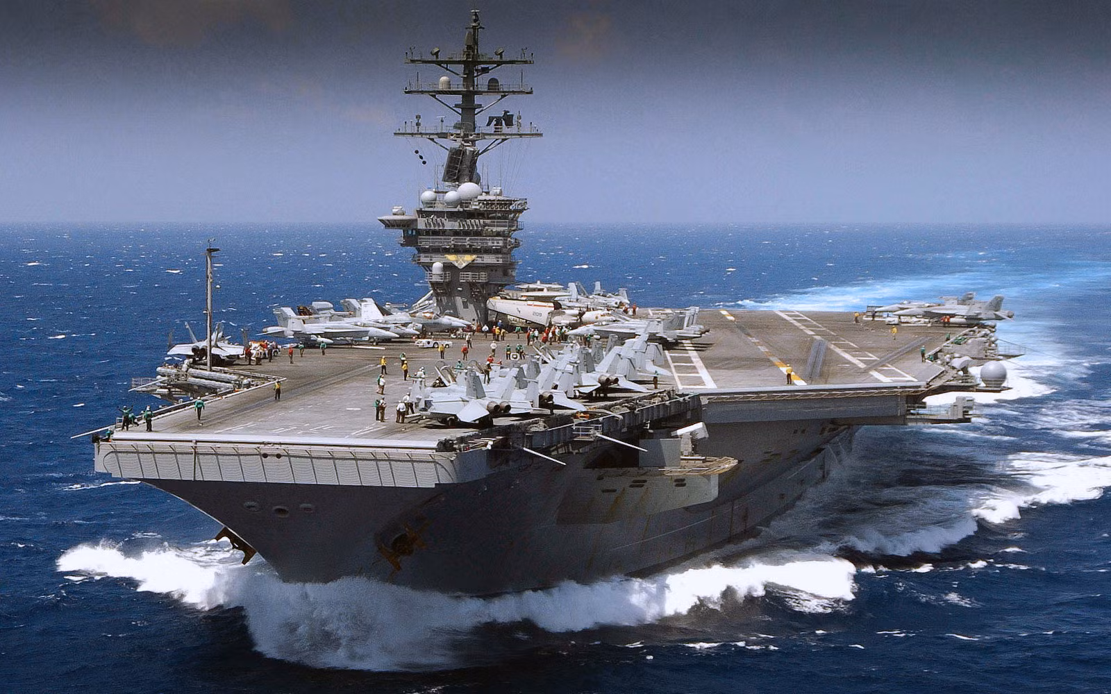 Tàu sân bay Mỹ vào Biển Đỏ hỗ trợ tấn công Syria ảnh 1