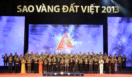 Tôn vinh 200 thương hiệu Sao Vàng đất Việt 2013 ảnh 1