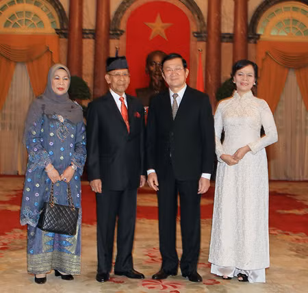 Quốc vương Malaysia kết thúc chuyến thăm Việt Nam ảnh 1