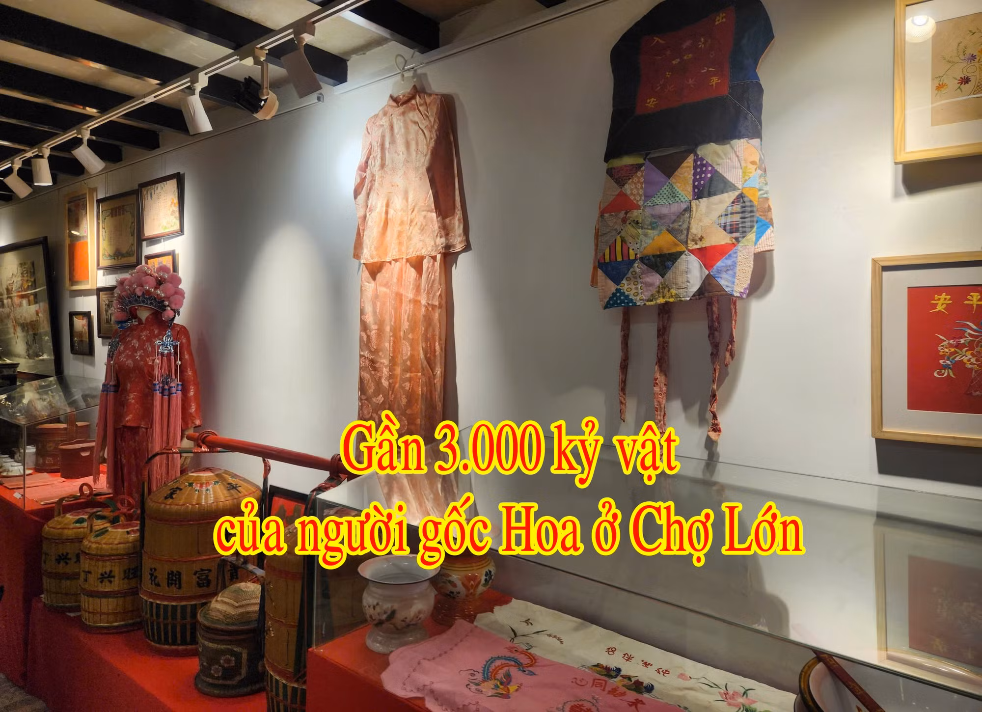 3.000 kỷ vật của người gốc Hoa ở Chợ Lớn được người đàn ông lưu giữ và trưng bày.