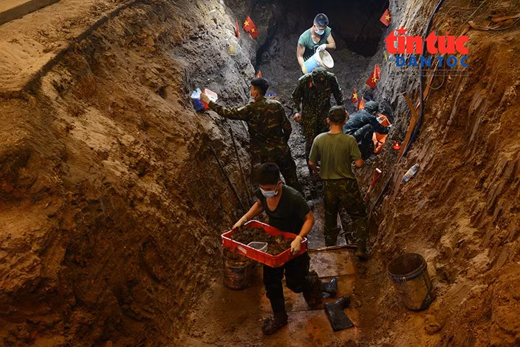 Đã tìm thấy 11 hài cốt liệt sĩ tại Công viên Lê Thị Riêng.