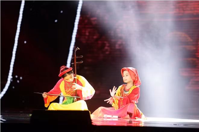 Vòng loại The Voice Kids 2017: Đình Tâm hát xẩm, Vũ Cát Tường chứng minh đẳng cấp HLV ảnh 2