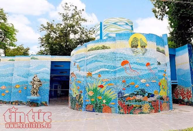 Quá bất ngờ với diện mạo mới của Nhà Gương Công viên Thống Nhất ảnh 3