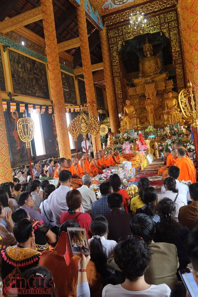 Lễ dâng y Kathina tại chùa Khmer ảnh 11