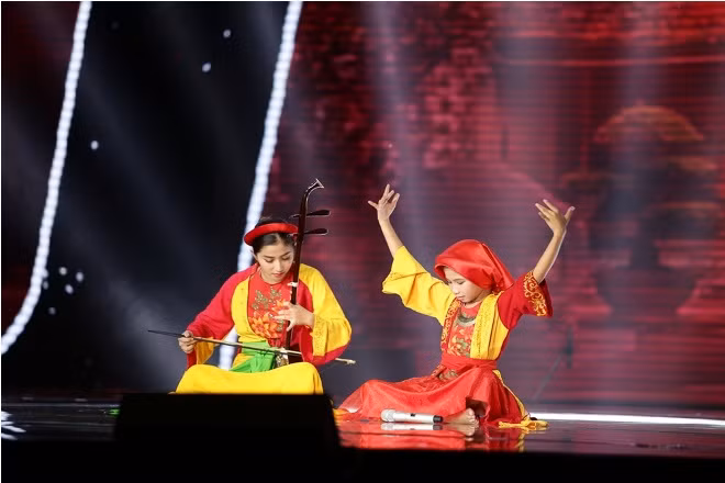 Vòng loại The Voice Kids 2017: Đình Tâm hát xẩm, Vũ Cát Tường chứng minh đẳng cấp HLV ảnh 3