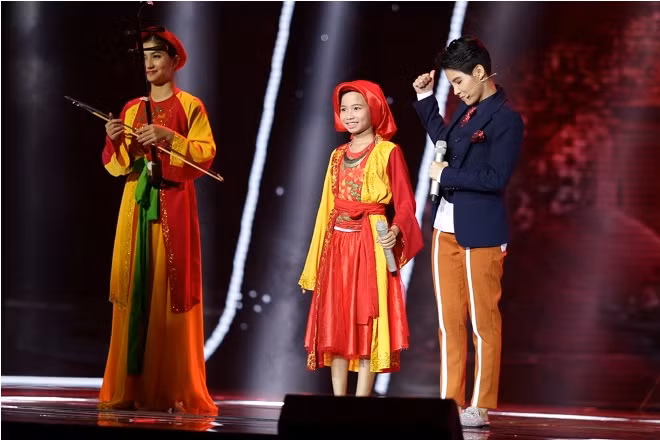 Vòng loại The Voice Kids 2017: Đình Tâm hát xẩm, Vũ Cát Tường chứng minh đẳng cấp HLV ảnh 10