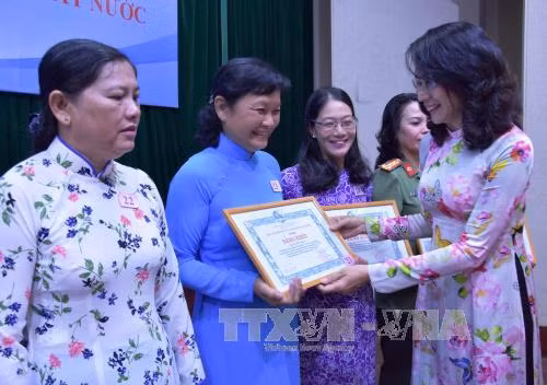 Khẳng định vai trò ngày càng cao của phụ nữ trong xã hội ảnh 1